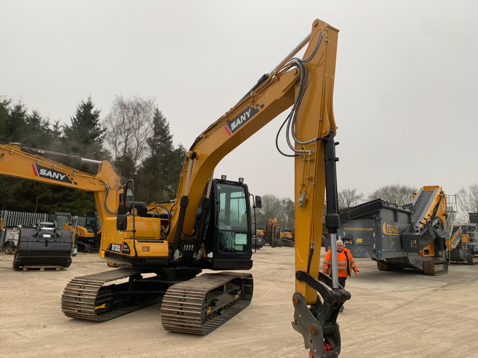 Excavators  SANY SY135C